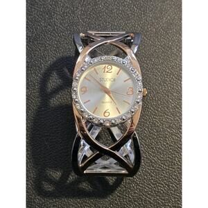 Very Good Quartz Watch - Studio Time Jewelry, Modern Design